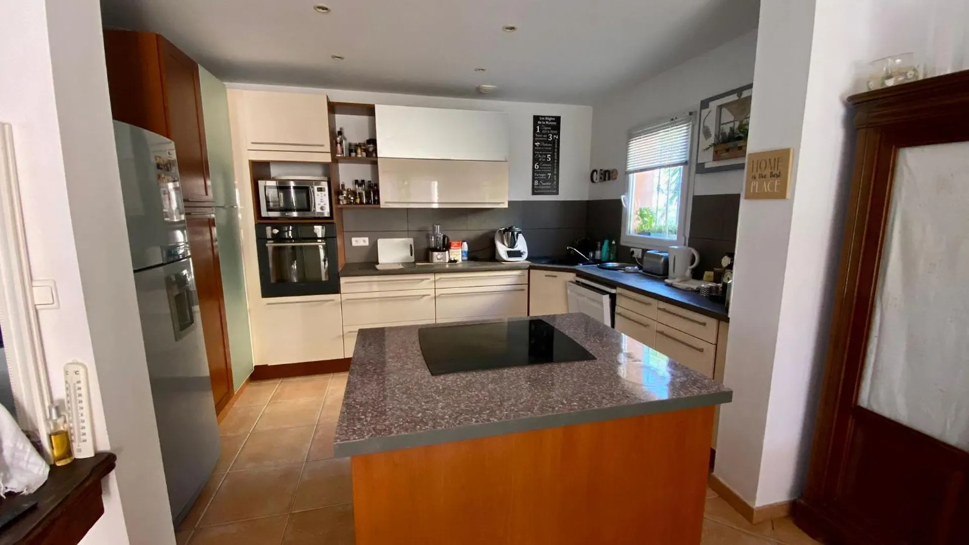 Maison Cauviere Marseille 0*,
